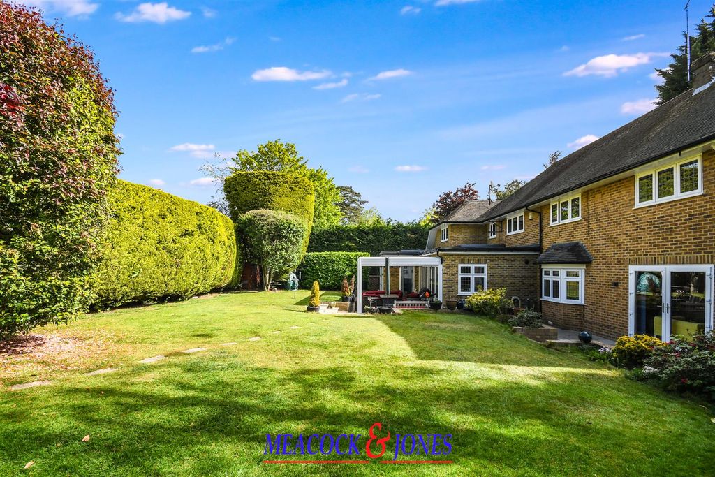 Additional image 24 of 5 bed detached house for saleHillwood Grove, Hutton Mount, Brentwood CM13