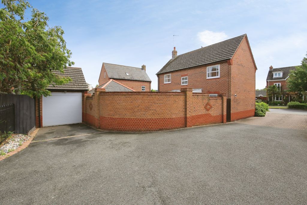 Property photo 3 of 21