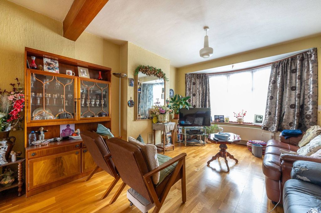 Property photo 3 of 14