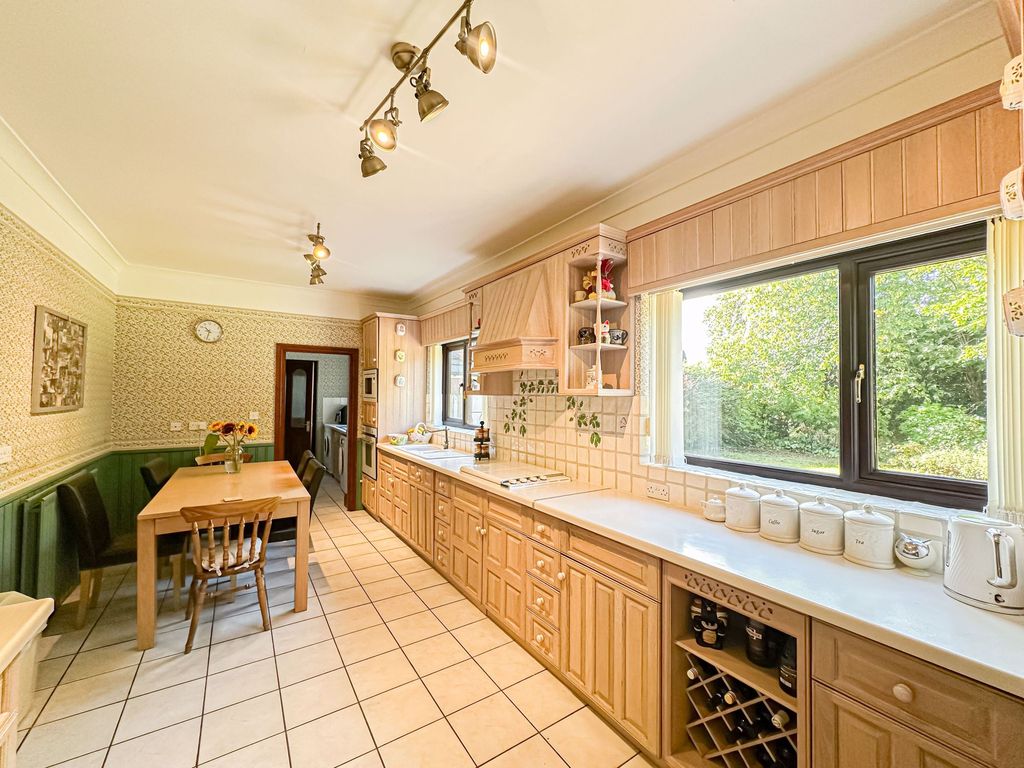 Property photo 2 of 25 Photo 23