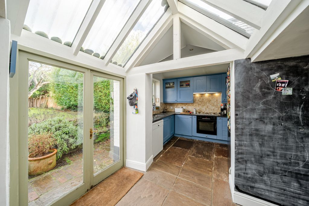 Property photo 3 of 20