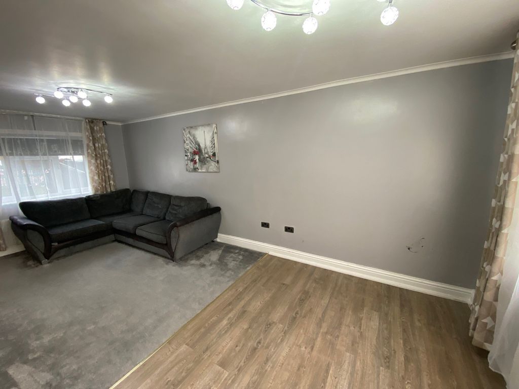 Property photo 3 of 12 Image