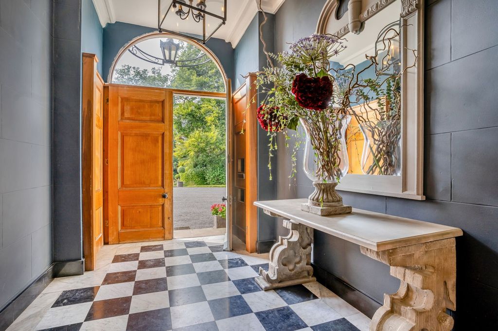 Property photo 3 of 73 P042107_03.Jpg