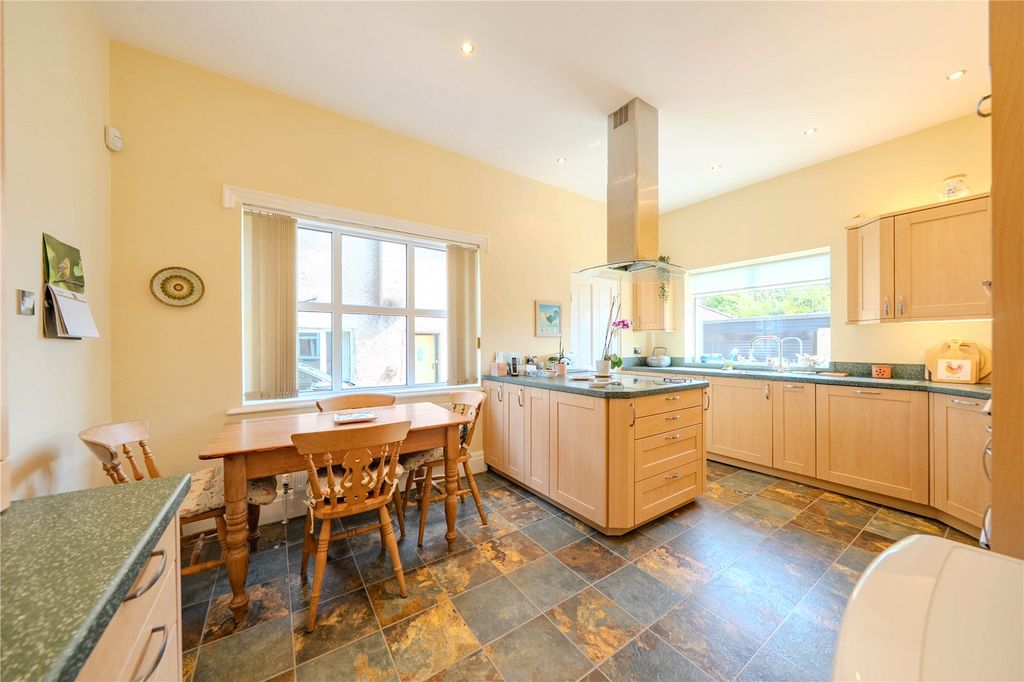 Property photo 2 of 18 Picture No. 02