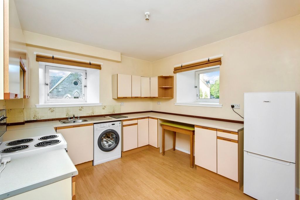 Property photo 3 of 8