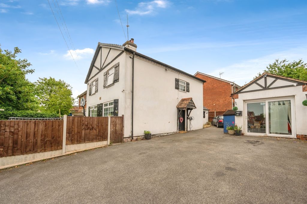 Property photo 1 of 16