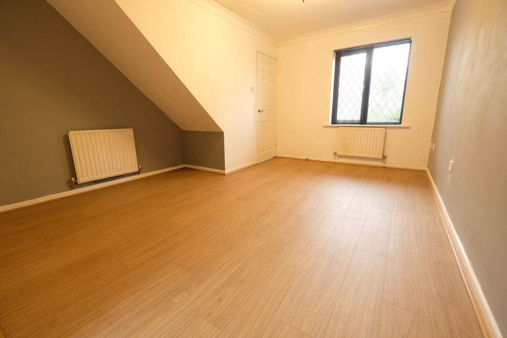 Property photo 3 of 9 Sitting Room