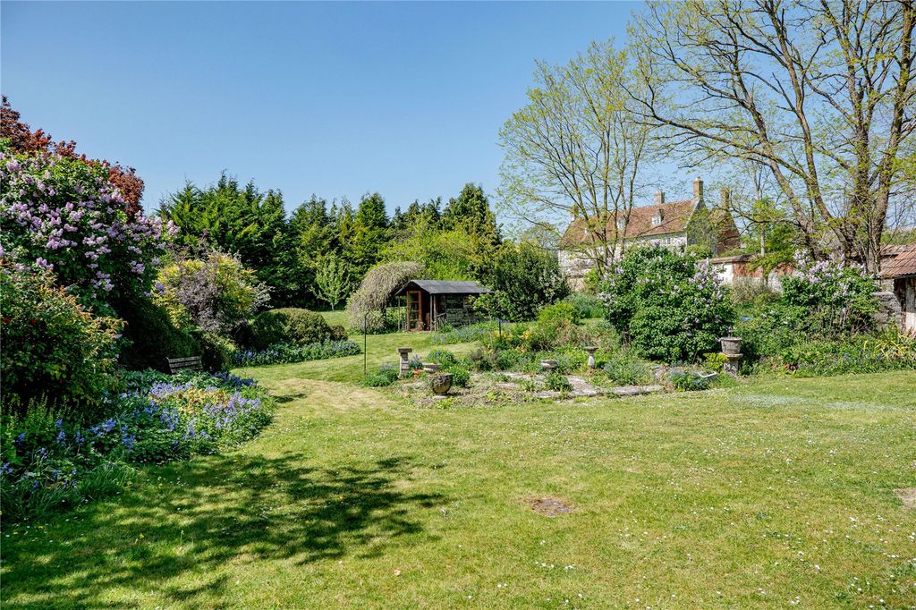 Property photo 2 of 29 Garden