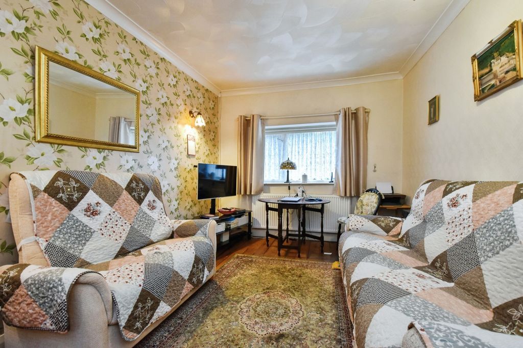 Property photo 3 of 20 Pbox-Img.Jpg