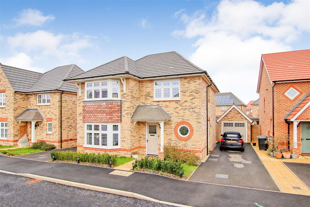 Property photo 1 of 13 Front 2.Jpg