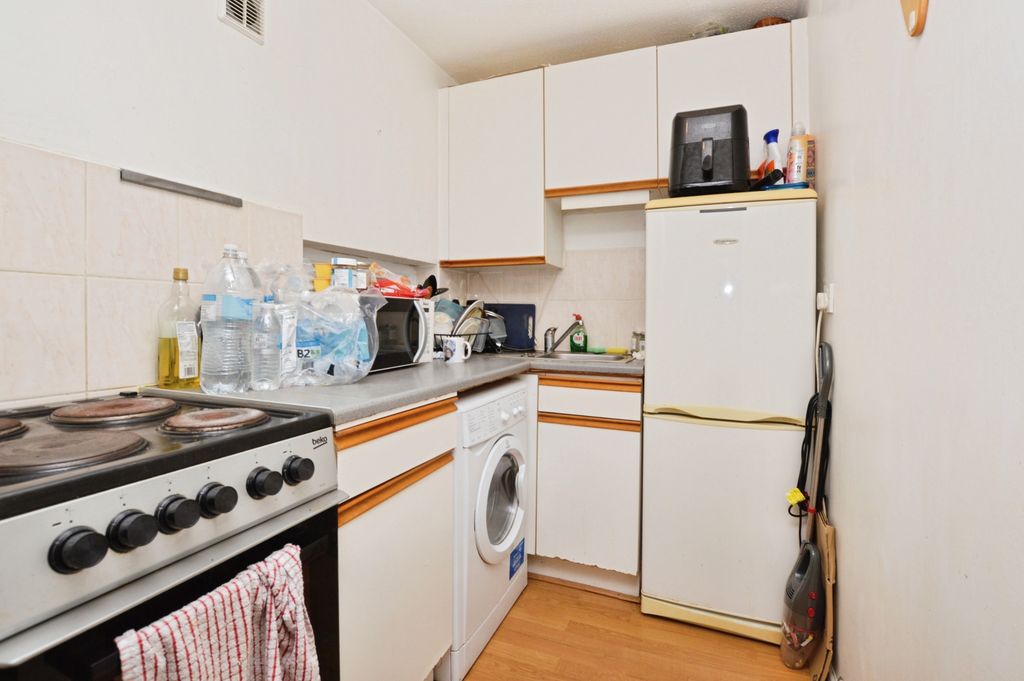 Property photo 3 of 7 4104E478-Kitchen
