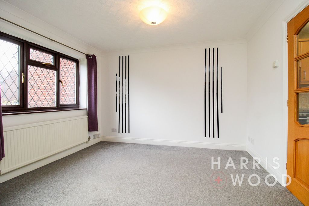 Property photo 2 of 15 4634566