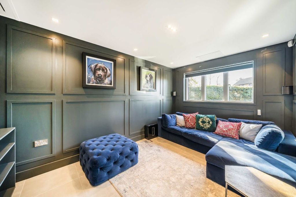 Property photo 2 of 18