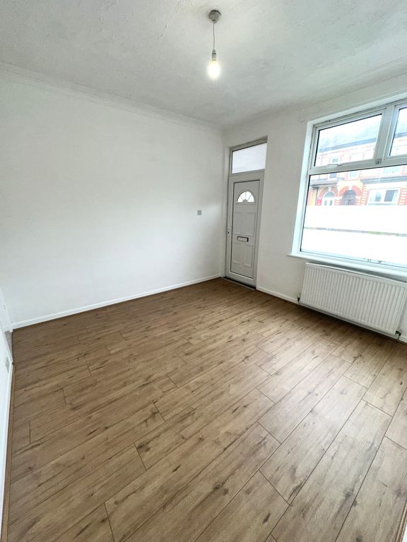 Property photo 3 of 27