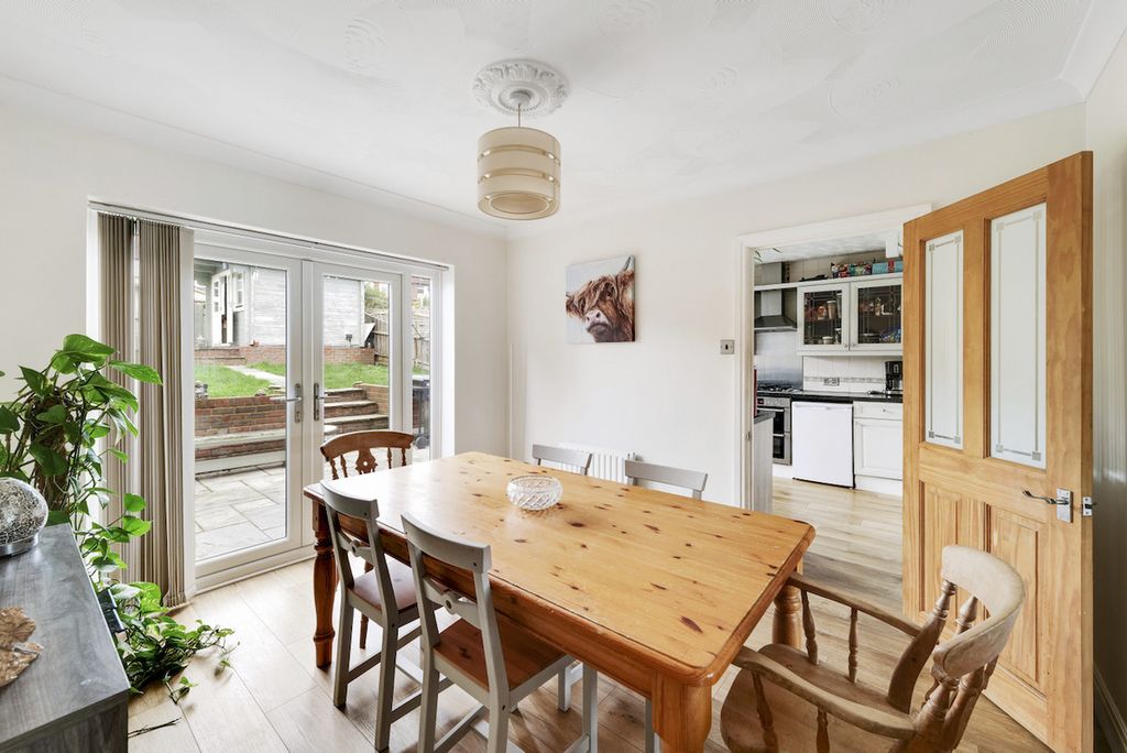 Property photo 3 of 24