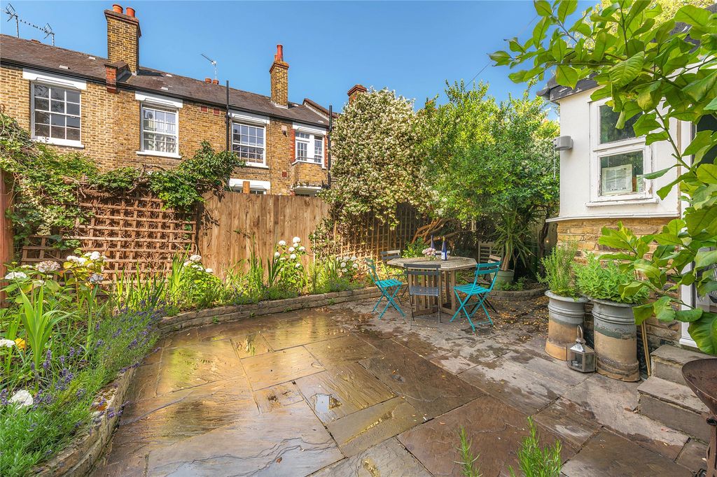 Property photo 1 of 9 Picture No. 11