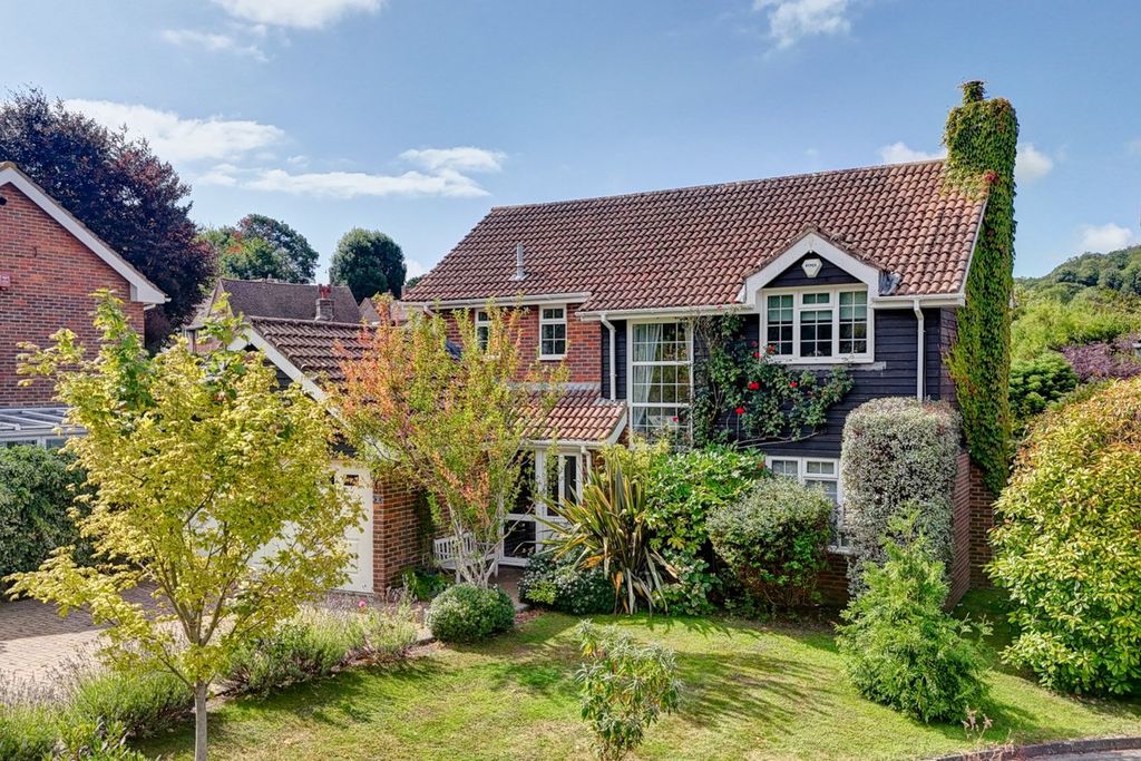 Property photo 1 of 42