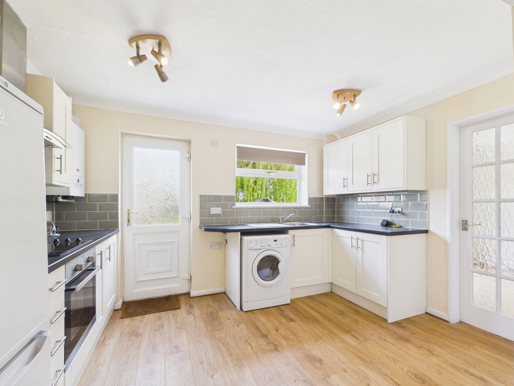 Property photo 3 of 14 Cam01316G0-Pr0265-Still014