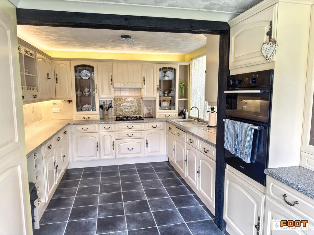 Property photo 3 of 18 Photo 7