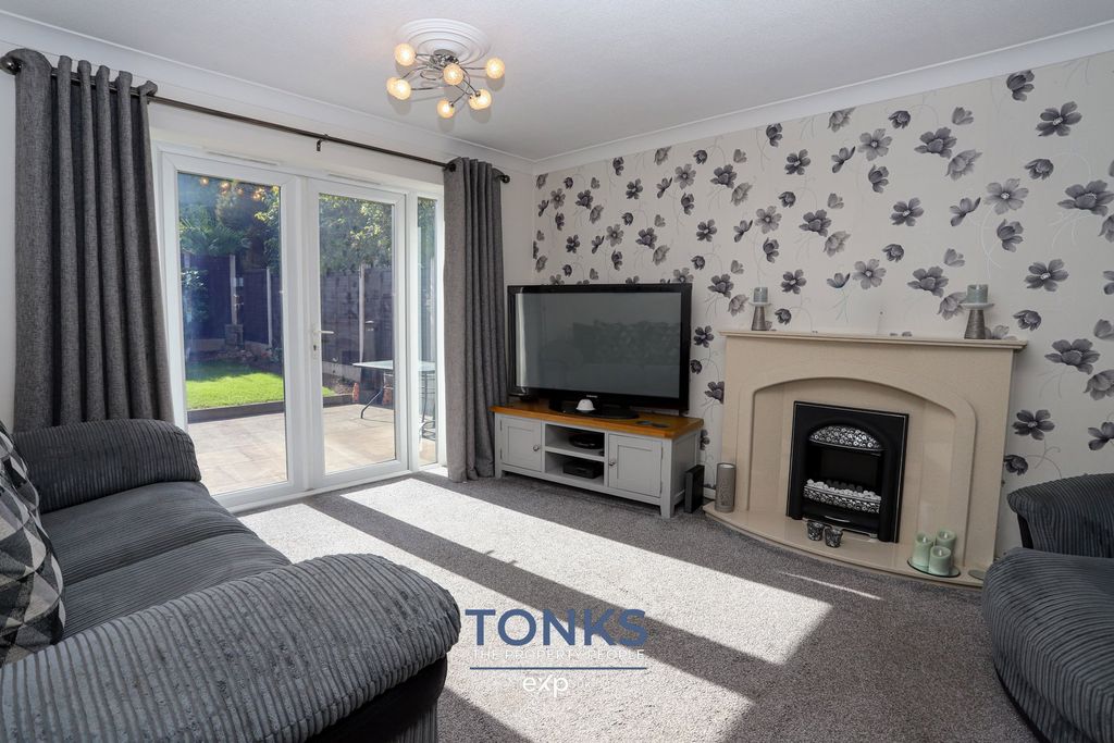 Property photo 3 of 24