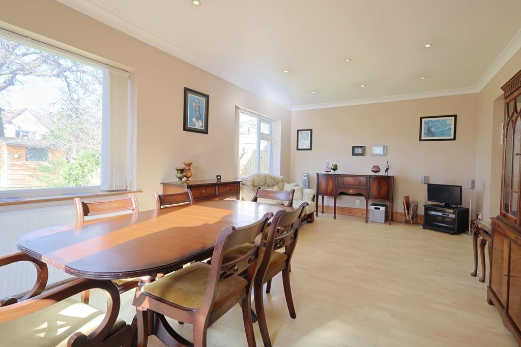 Property photo 3 of 15 Sitting/Dining Room