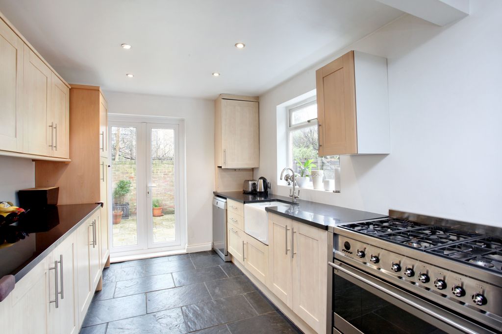 Property photo 3 of 12
