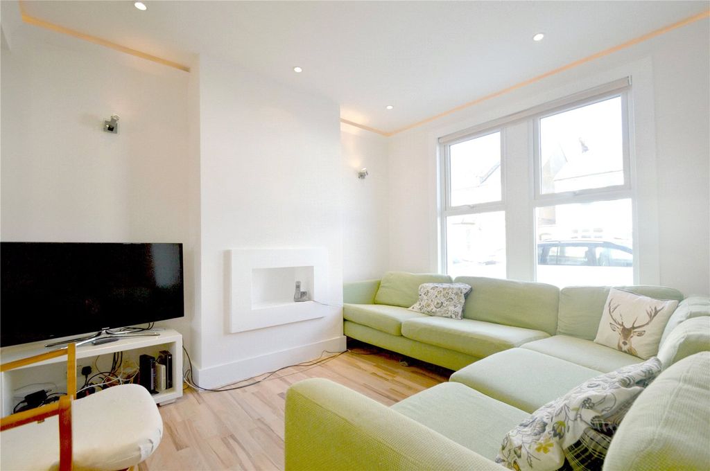 Property photo 1 of 14 Picture No. 11