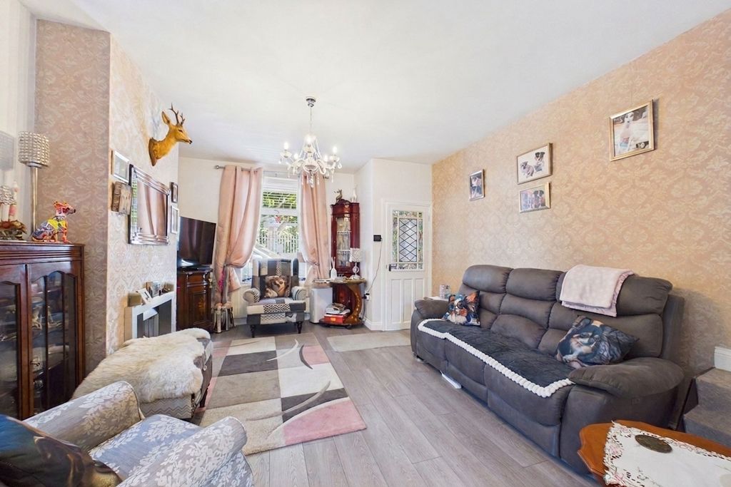 Property photo 3 of 16
