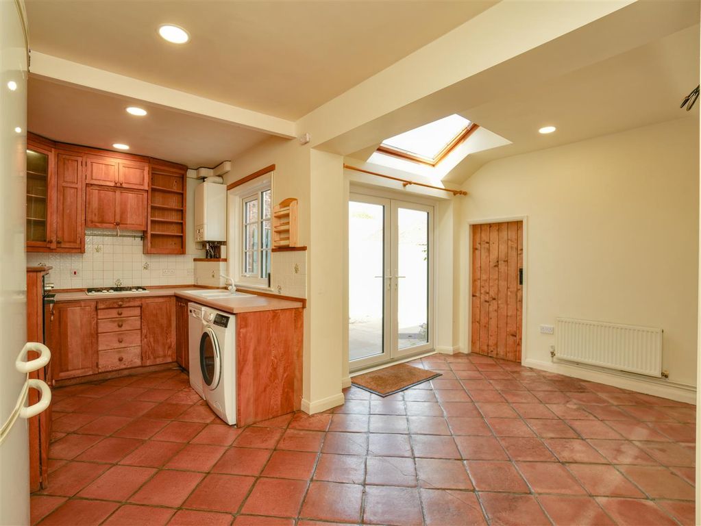 Property photo 3 of 16 Dining Kitchen