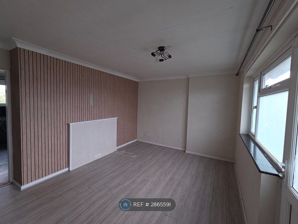 Property photo 3 of 23 Living Room