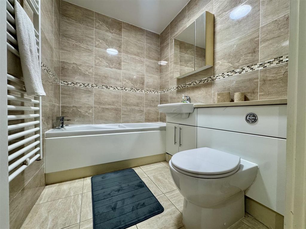 Property photo 2 of 7 Family Bathroom