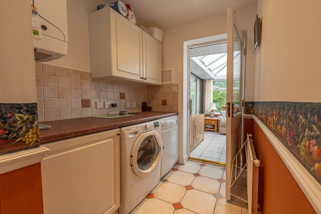 Property photo 3 of 46