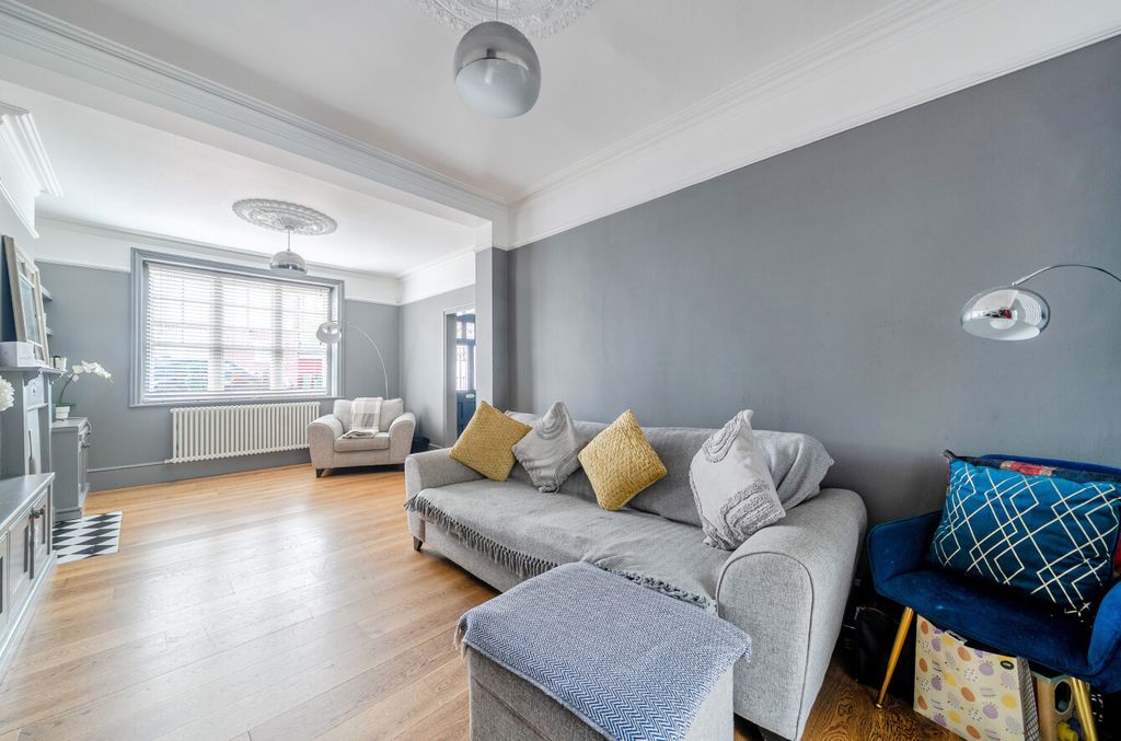Property photo 3 of 19 1438262-10-69E276...