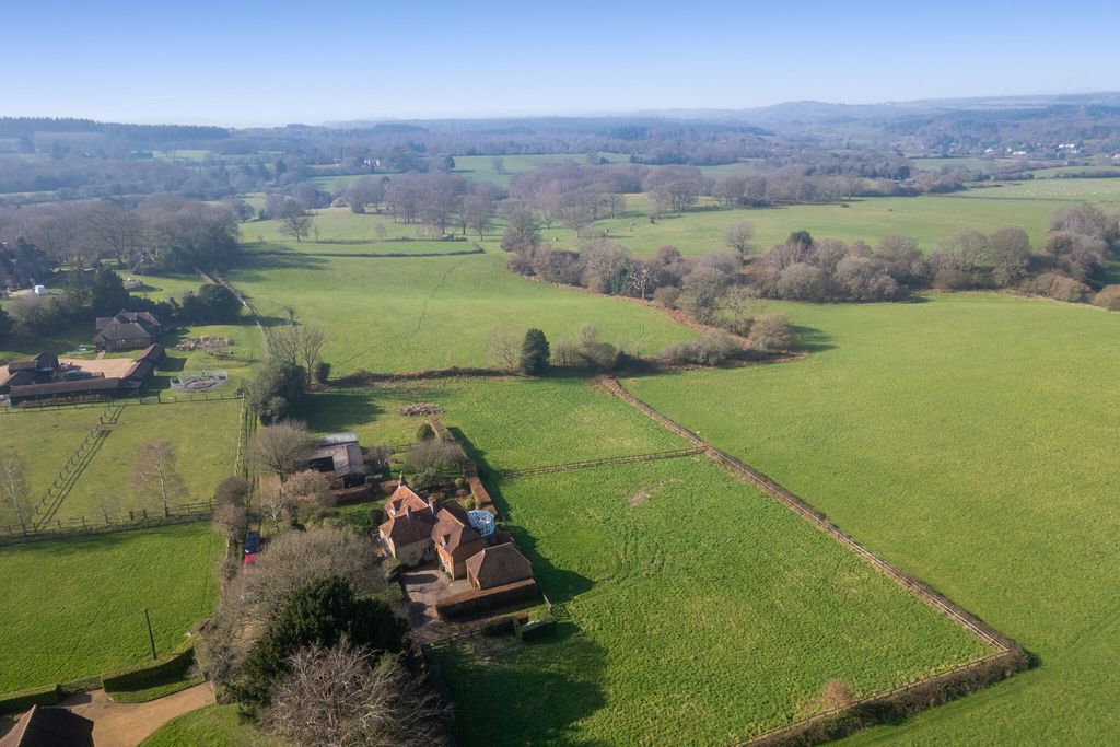 Property photo 2 of 20