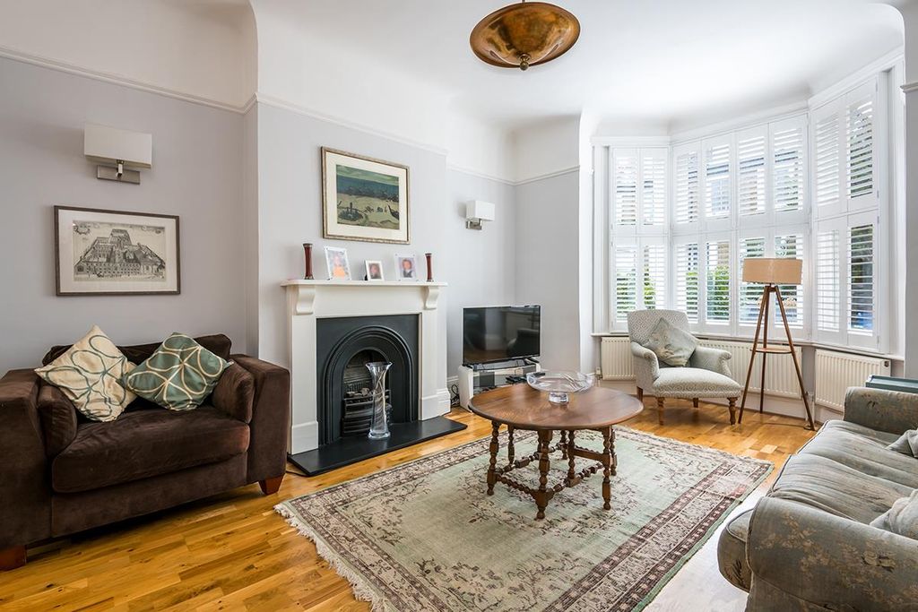 Property photo 3 of 37 20 Bushey Hill Road-4.Jpg