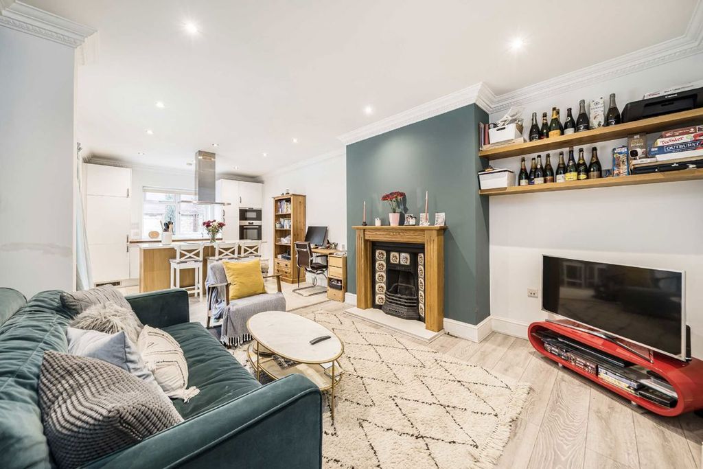 Property photo 2 of 8