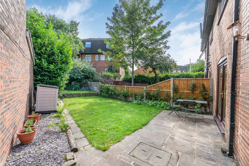 Property photo 2 of 28