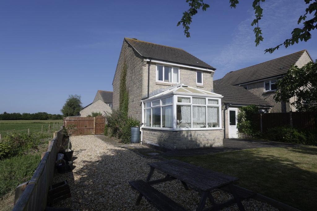 Property photo 1 of 9