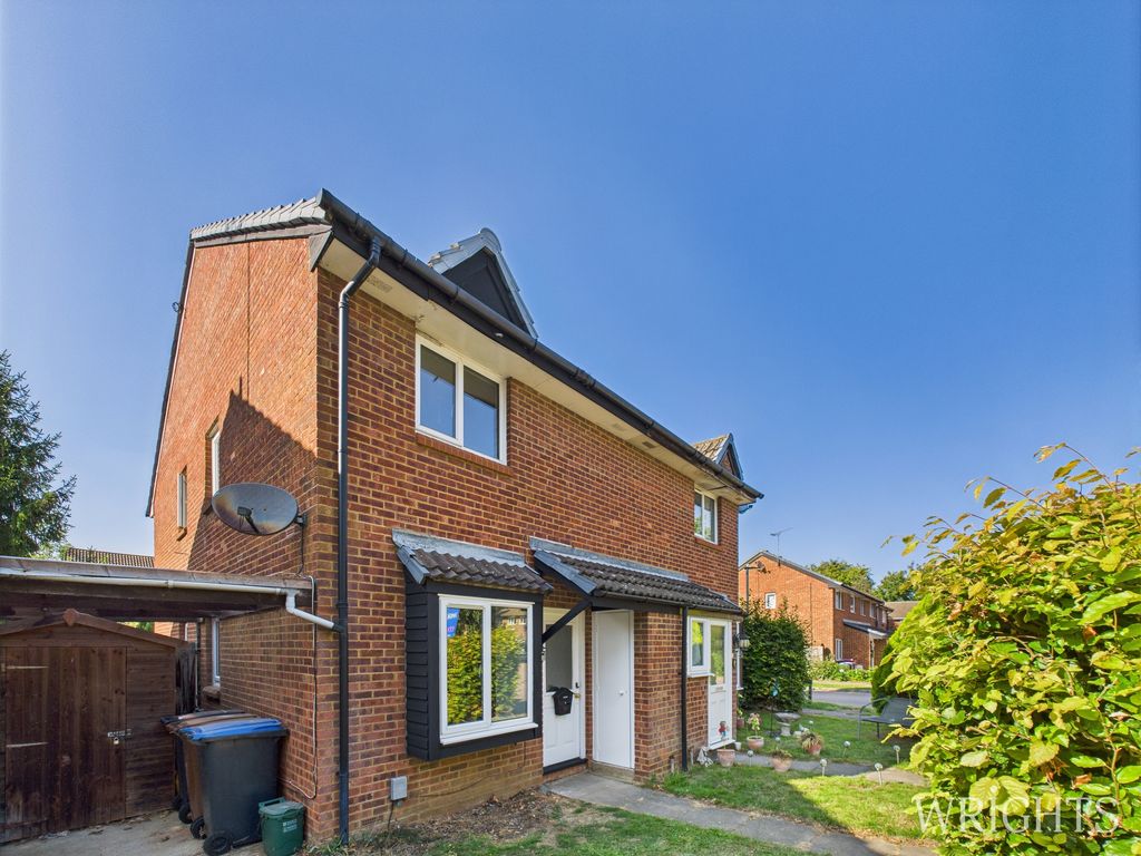 Property photo 1 of 10 Cam02796G0-Pr0471-Still010