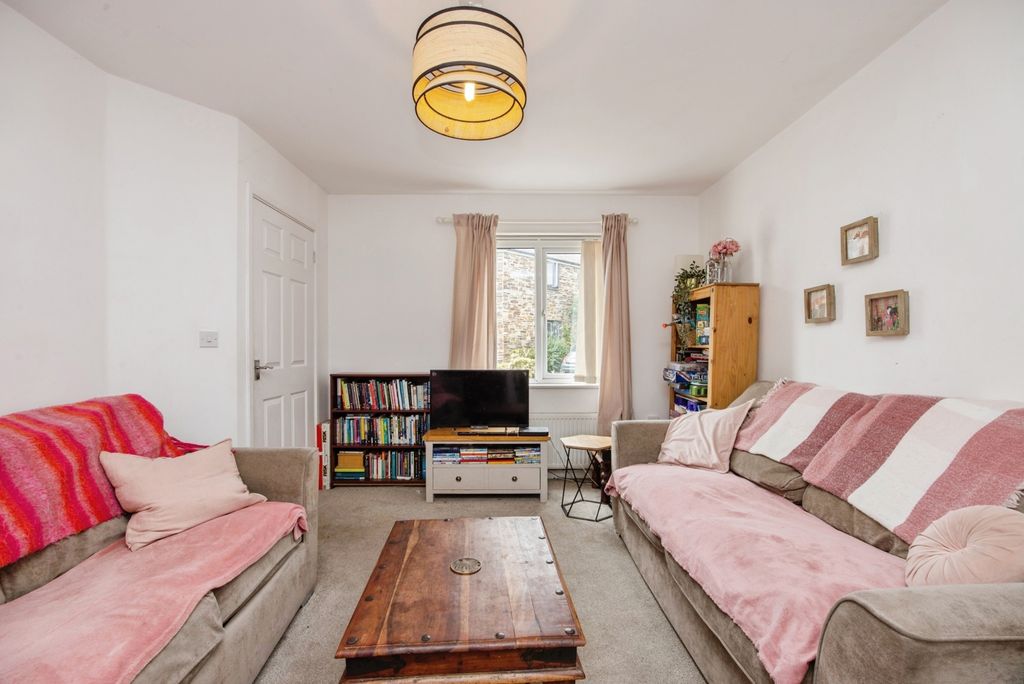 Property photo 3 of 18 Pbox-Img.Jpg