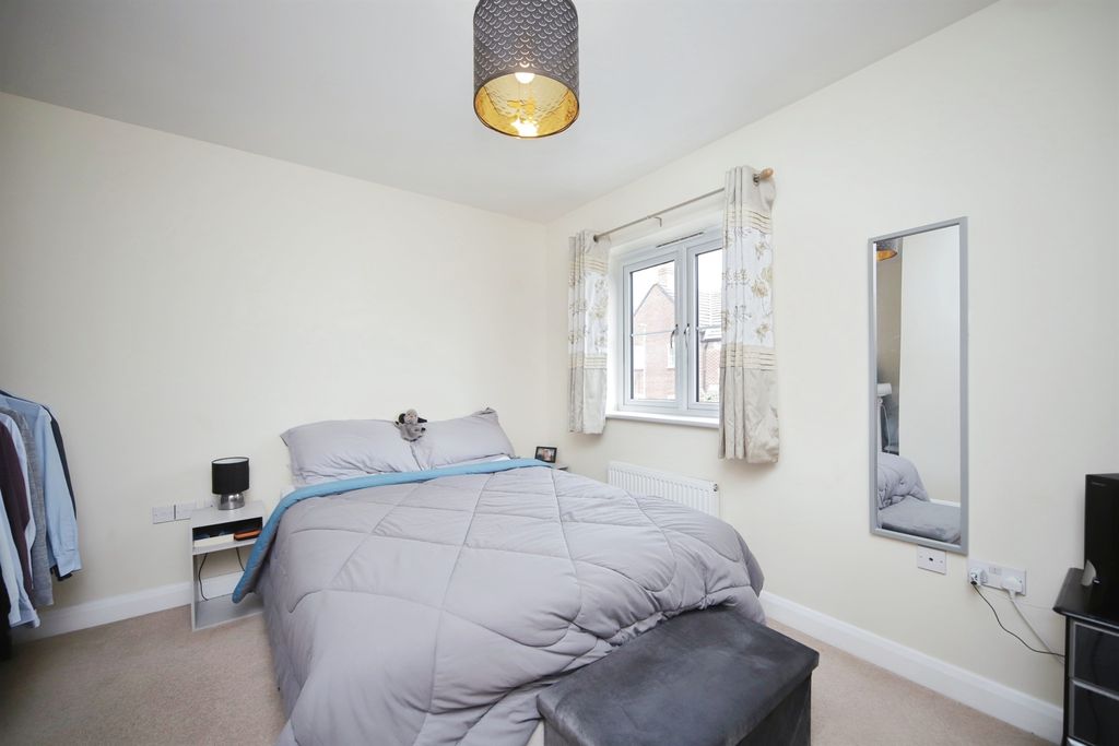 Property photo 2 of 20