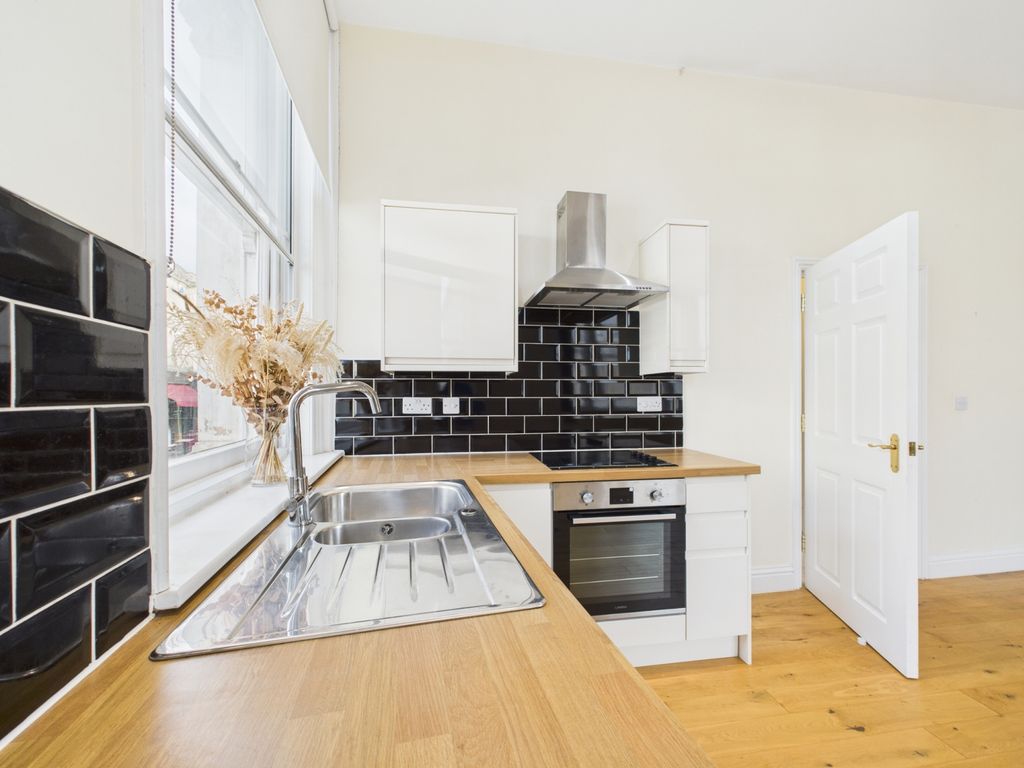 Property photo 1 of 10 Cam01721G0-Pr0104-Still004