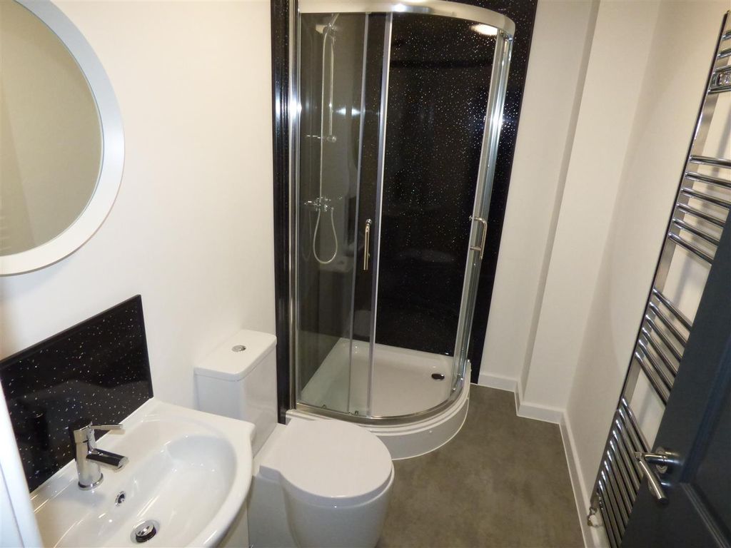Property photo 3 of 5 Apt 10 Whitley Mill - Shower.Jpg