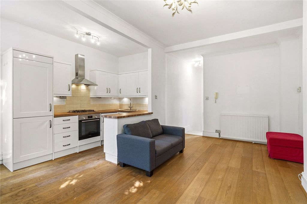 Property photo 3 of 9 Picture No. 06