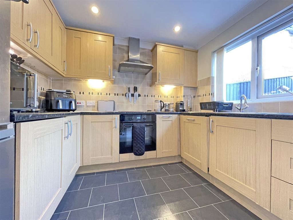 Property photo 3 of 14 Redwing Drive 2 - Kitchen.Jpg