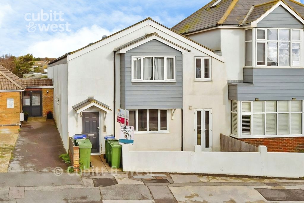 Property photo 1 of 13 External