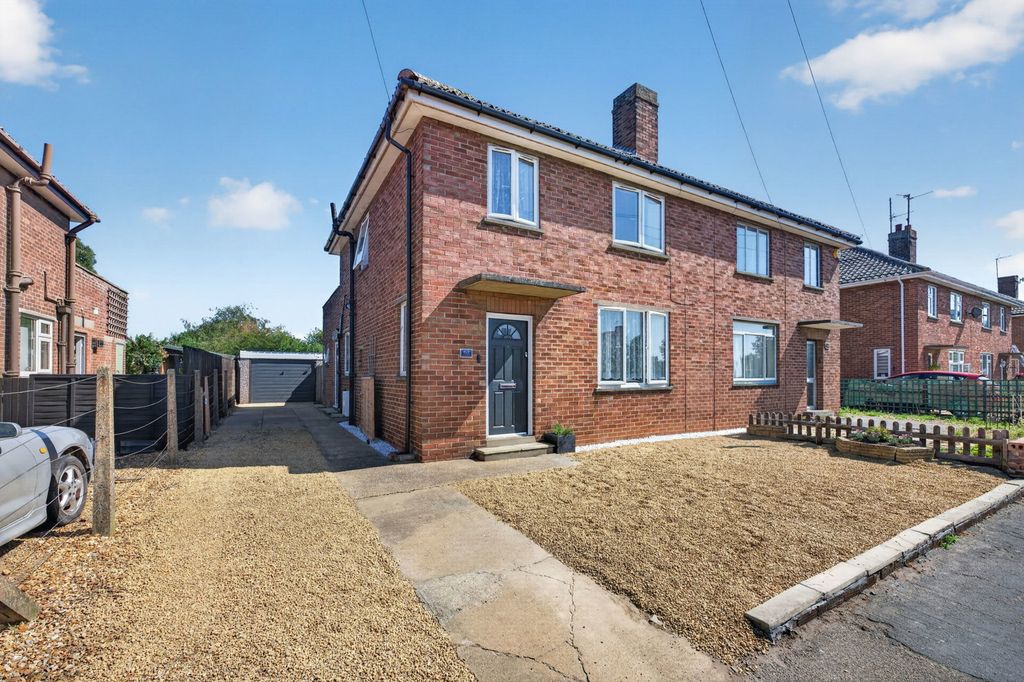 Property photo 1 of 42