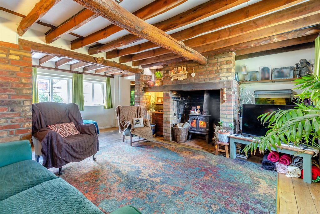 Property photo 2 of 17
