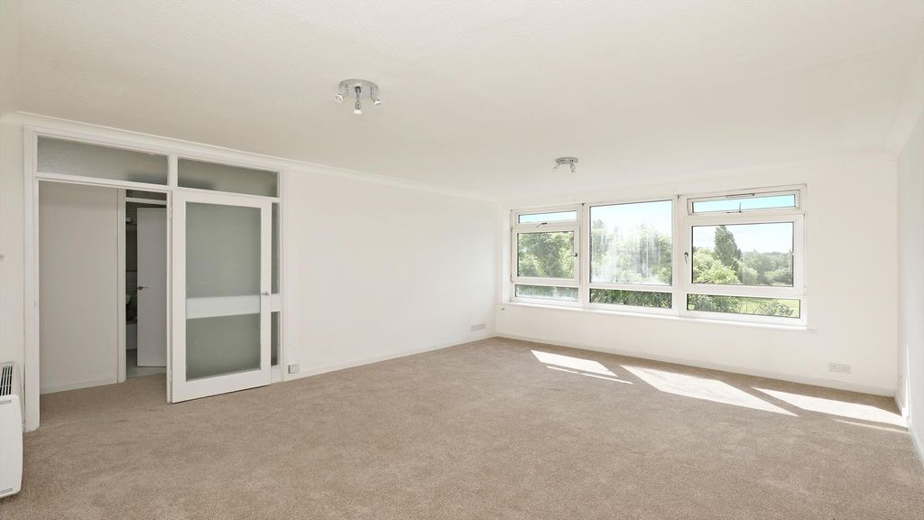 Property photo 1 of 11 Photo