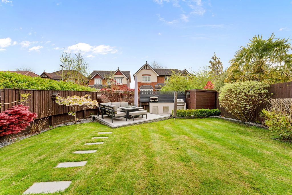 Property photo 2 of 43
